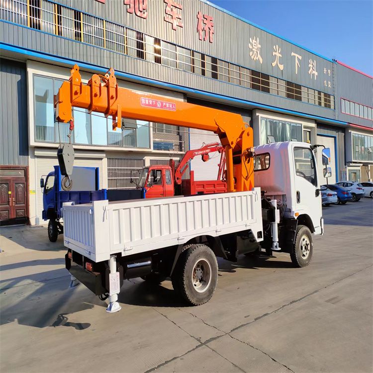 芳苑乡三轮随车吊定制 农用改装机自备吊中瑞长期出售